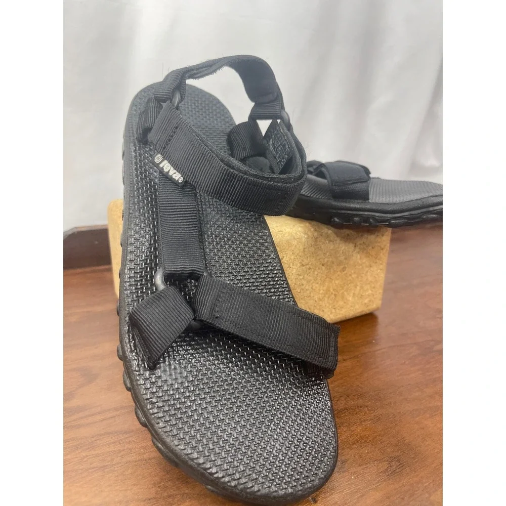 Teva Men's Size 9 1535 Black Storm Hiking Trail Sandals Black Straps